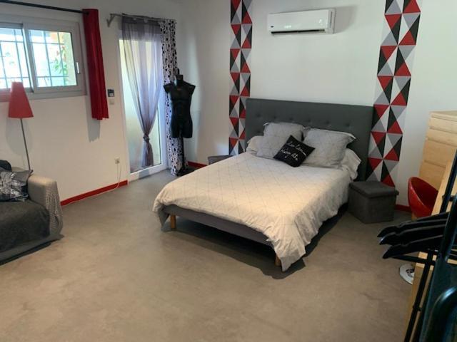 Apartament Grand Studio Avec Terrasse Vauvert Zewnętrze zdjęcie